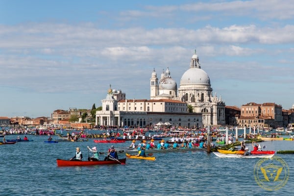 From a local event to an international rowing appointment in Venice, Italy: La Vogalonga [VIDEO+PHOTO] - Venezia Autentica | Discover and Support the Authentic Venice -