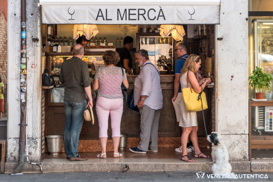 Al Mercà - Venezia Autentica | Discover and Support the Authentic Venice - "Al Mercà" is probably the most popular bacaro for an aperitif in the Rialto area.