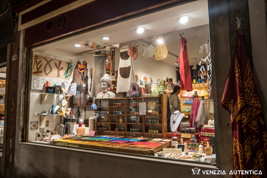 Arcobaleno Pigmenti in Venice, Italy. Pigments and art supplies displayed on the front window.