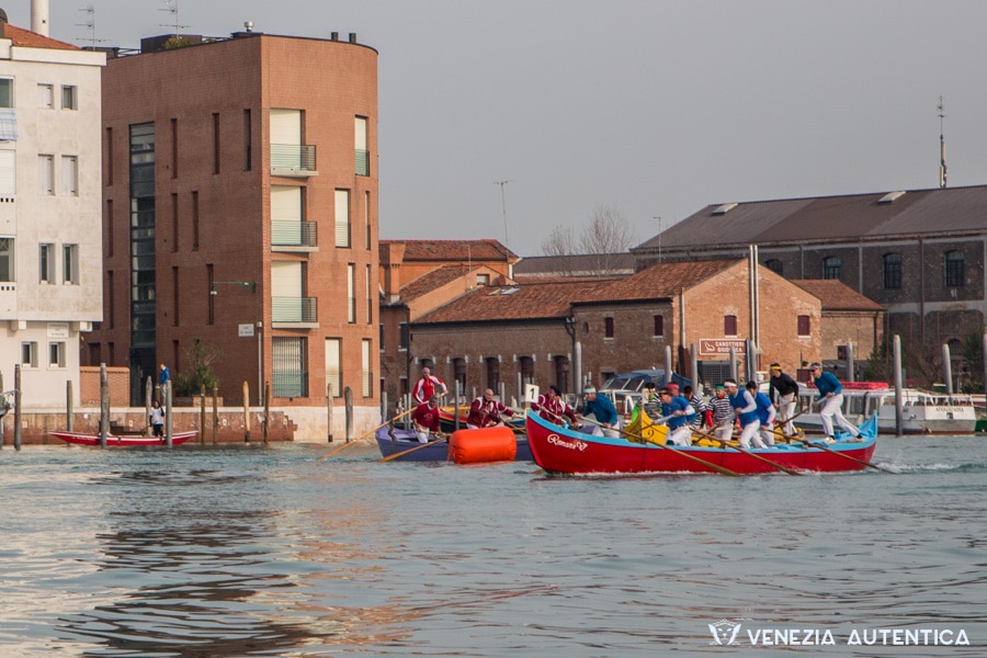All you need to know about Venetian rowing regattas in Venice - Venezia Autentica | Discover and Support the Authentic Venice - Venice, Culture & Lifestyle: Everything you ever wanted to know about the regattas, the Venetian rowing races in Venice, Italy