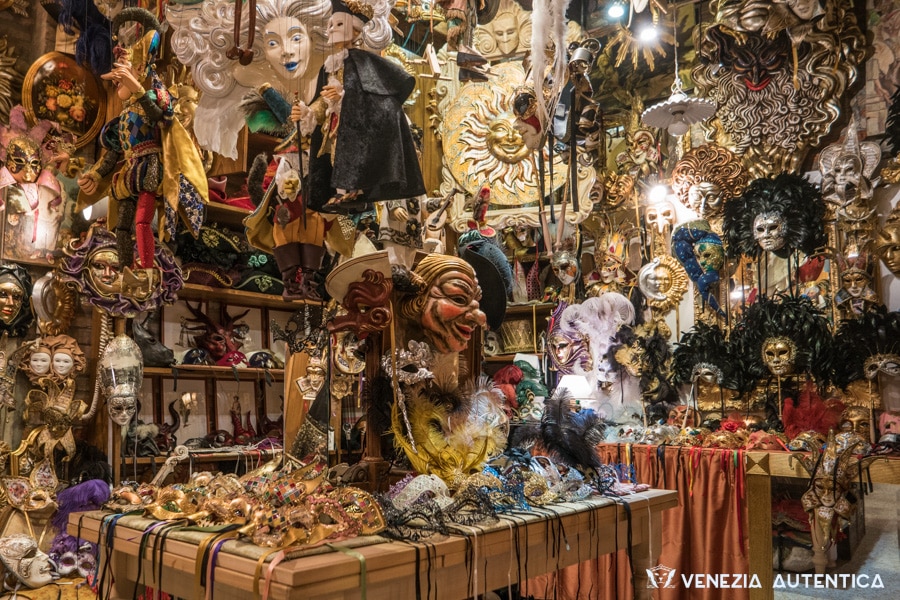 Tragicomica Masks Shop by Gualtiero dall'Osto in the district of San Polo in Venice, Italy. This shop offers a great variety of masks, ranging from tradition and innovation, to roman masks and Commedia dell'Arte masks, to fantasy creations and traditional venetian masks, all entirely hand made in Venice.