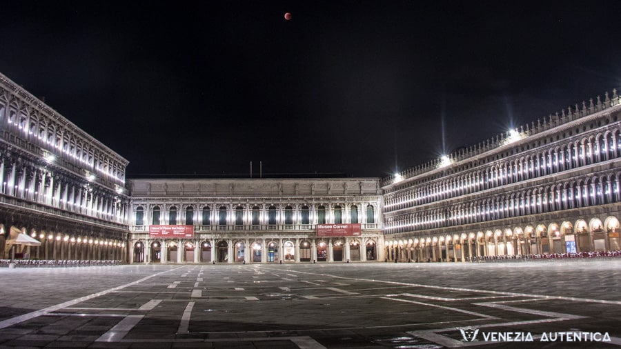 Saint Mark's in Venice: introduction to its amazing Landmarks [Article + 360° VIDEO] - Saint Mark's - Venezia Autentica | Discover and Support the Authentic Venice - The area of Saint Mark's in Venice was the centre of the political and executive power of the Venetian Republic, the longest-lasting State ever.