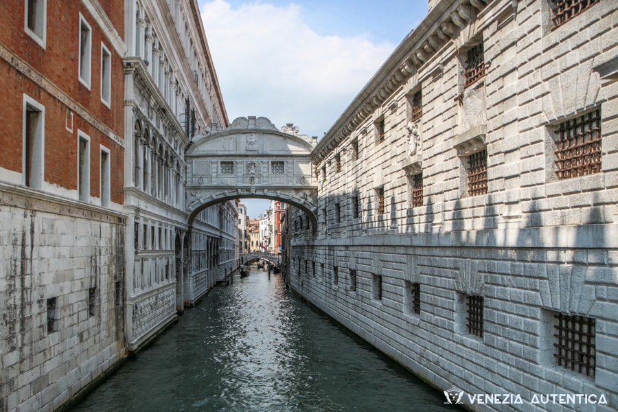Ponte dei Sospiri, or Bridge of Sighs, in Venice, Italy