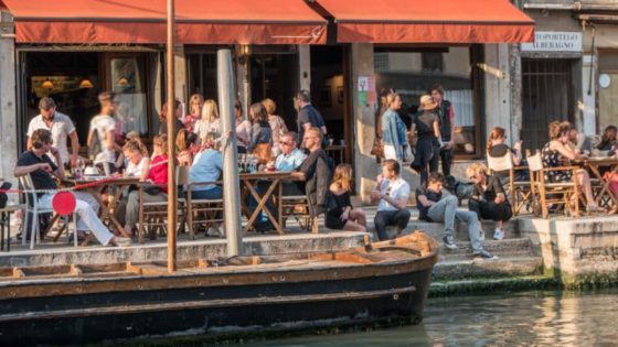 Cicheti etiquette: the best way to get closer to the Venetian in you - Venezia Autentica | Discover and Support the Authentic Venice - Calle, Ponte, Campo - Once again, Venice proves to be one of a kind: discover the unique words used to describe different types of places in Venice