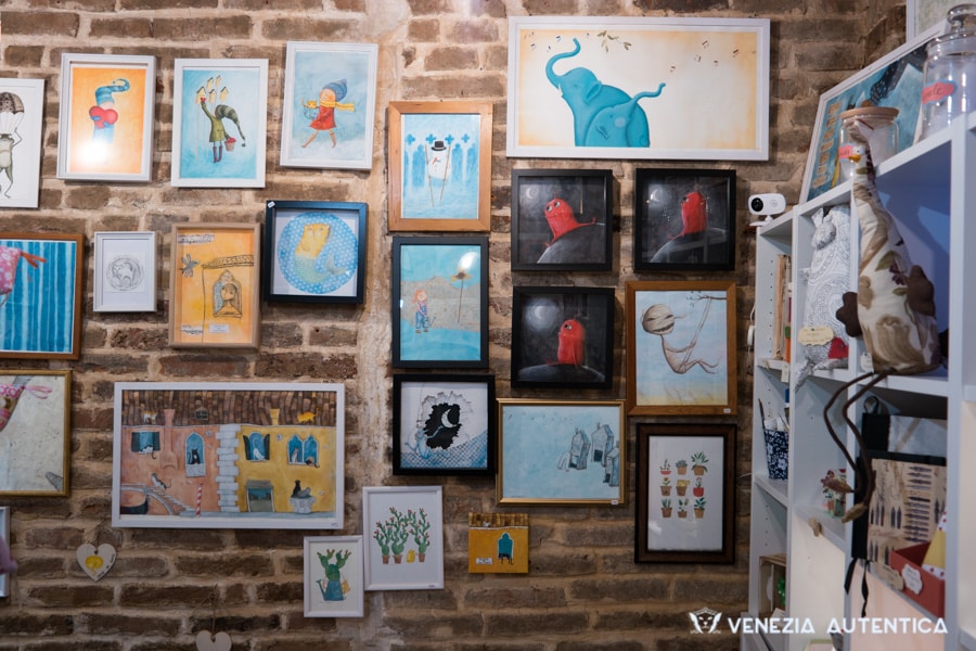 Barchette di carta decorations toys and drawings for children - Venezia Autentica | Discover and Support the Authentic Venice - All products at "Barchette di carta" are hand-made and are the result of Maria passion for illustrations and crafting, and her love for children and Venice.