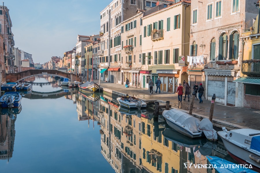 Wondering how the weather in Venice, Italy, is? We've got you covered [IN DEPTH] - weather in venice - Venezia Autentica | Discover and Support the Authentic Venice - How's the weather in Venice, Italy? Understand when to come: 7-day forecast, weather across seasons, highest and lowest temperatures, and more!