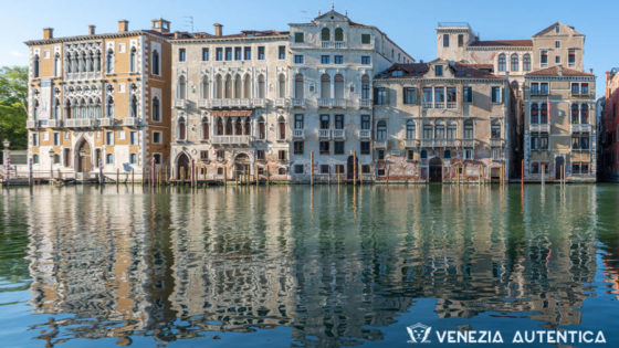 Venice and its Lagoon - Venezia Autentica | Discover and Support the Authentic Venice - The "Bridge of Sighs" is one of the most photographed and admired landmarks in Venice, but most people ignore its incredible and shocking story