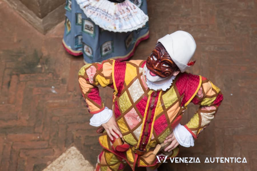 Venice Masks: A guide to the most important Venetian Carnival Masks - venice masks - Venezia Autentica | Discover and Support the Authentic Venice - What is the origin of Venetian Carnival Masks? What are the most popular kinds of Venetian Masks? What is their Story? Find out everything about Venice Masks!