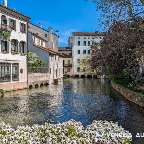 Do you feel Venice is too busy? Treviso is an ideal getaway! - Venezia Autentica | Discover and Support the Authentic Venice - If you are looking for a day trip from Venice, you might want to consider Treviso, a charming city in the Veneto region only 30 minutes away by train.
