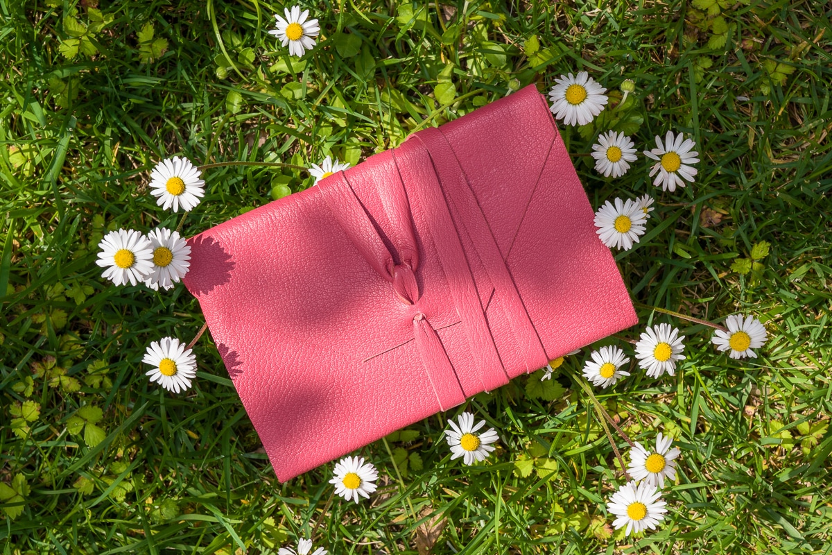 Small leather notebook Shop by Venezia Autentica - Shop by Venezia Autentica - Beautiful pocket-sized leather notebook, handmade and handstitched in Venice, Italy. Elegant and durable, it's perfect to store your notes and sketches
