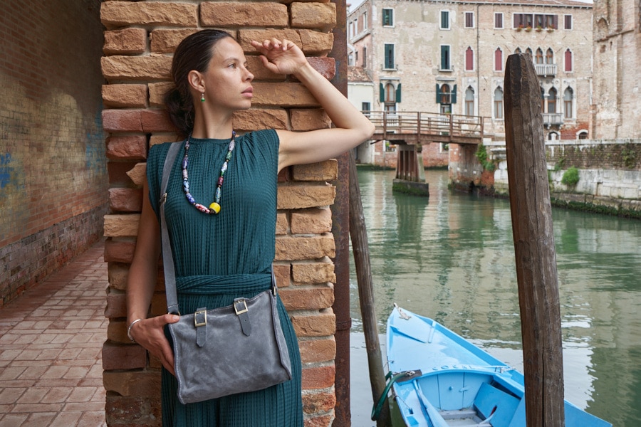 Elegant Leather Bag Shop by Venezia Autentica - Shop by Venezia Autentica - Elegant leather bag for women, entirely designed and handmade in Venice, Italy. Its soft leather, design, and striking elegance make this bag a true must-have